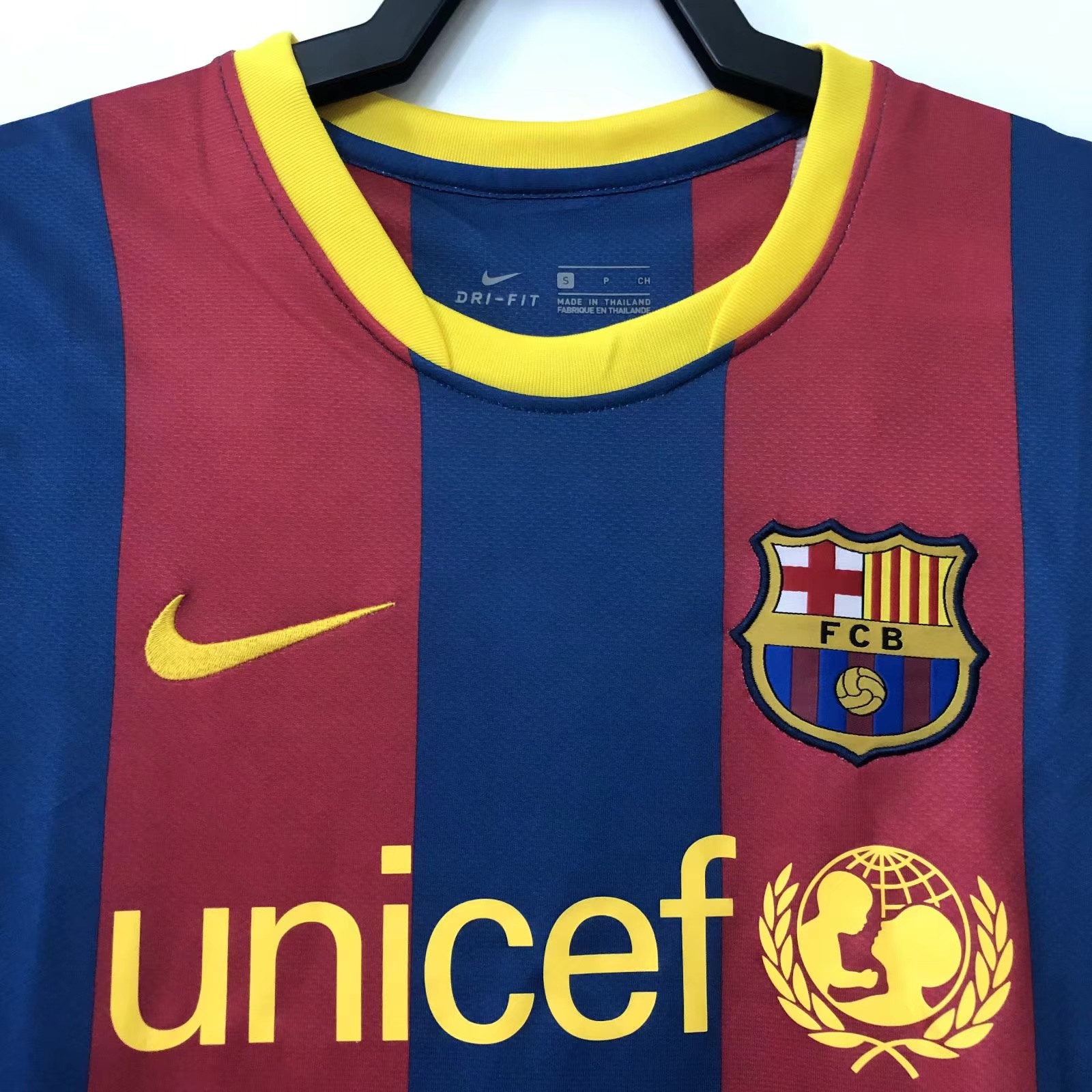 Retro FC Barcelona Home Jersey 2010/11