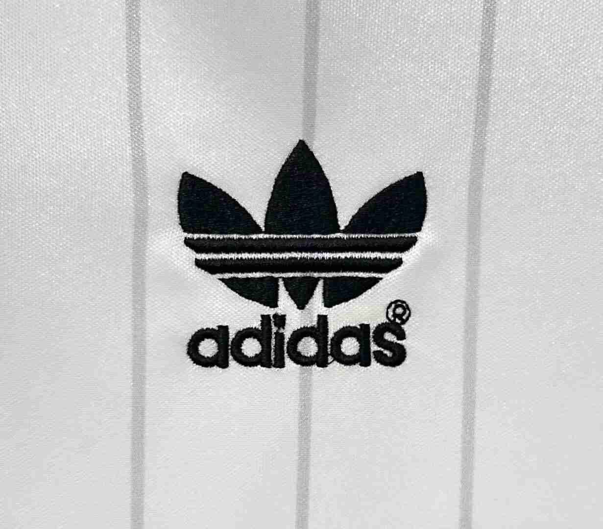 Retro 1983 Manchester United Away Jersey