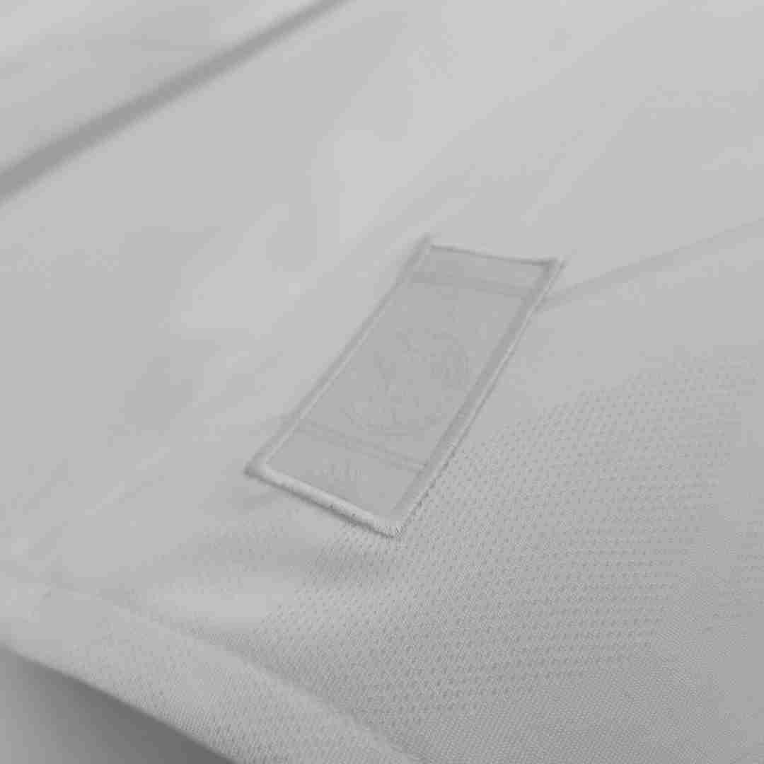 Retro Real Madrid Home Jersey 2017/18 - Long Sleeve