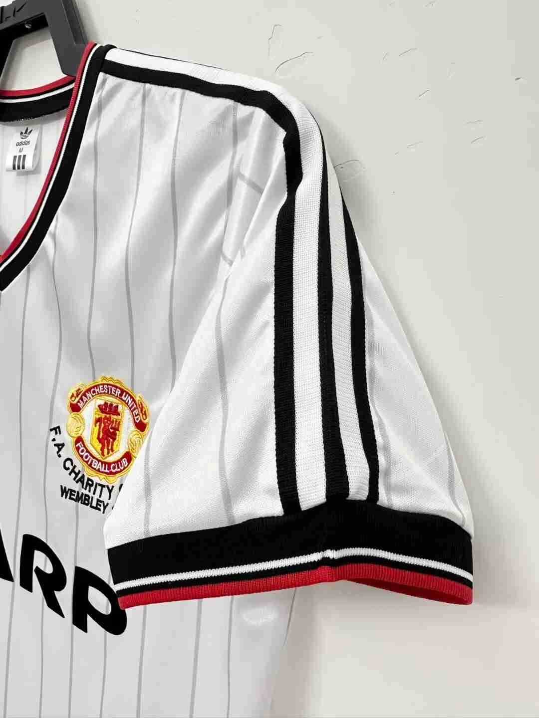 Retro 1983 Manchester United Away Jersey