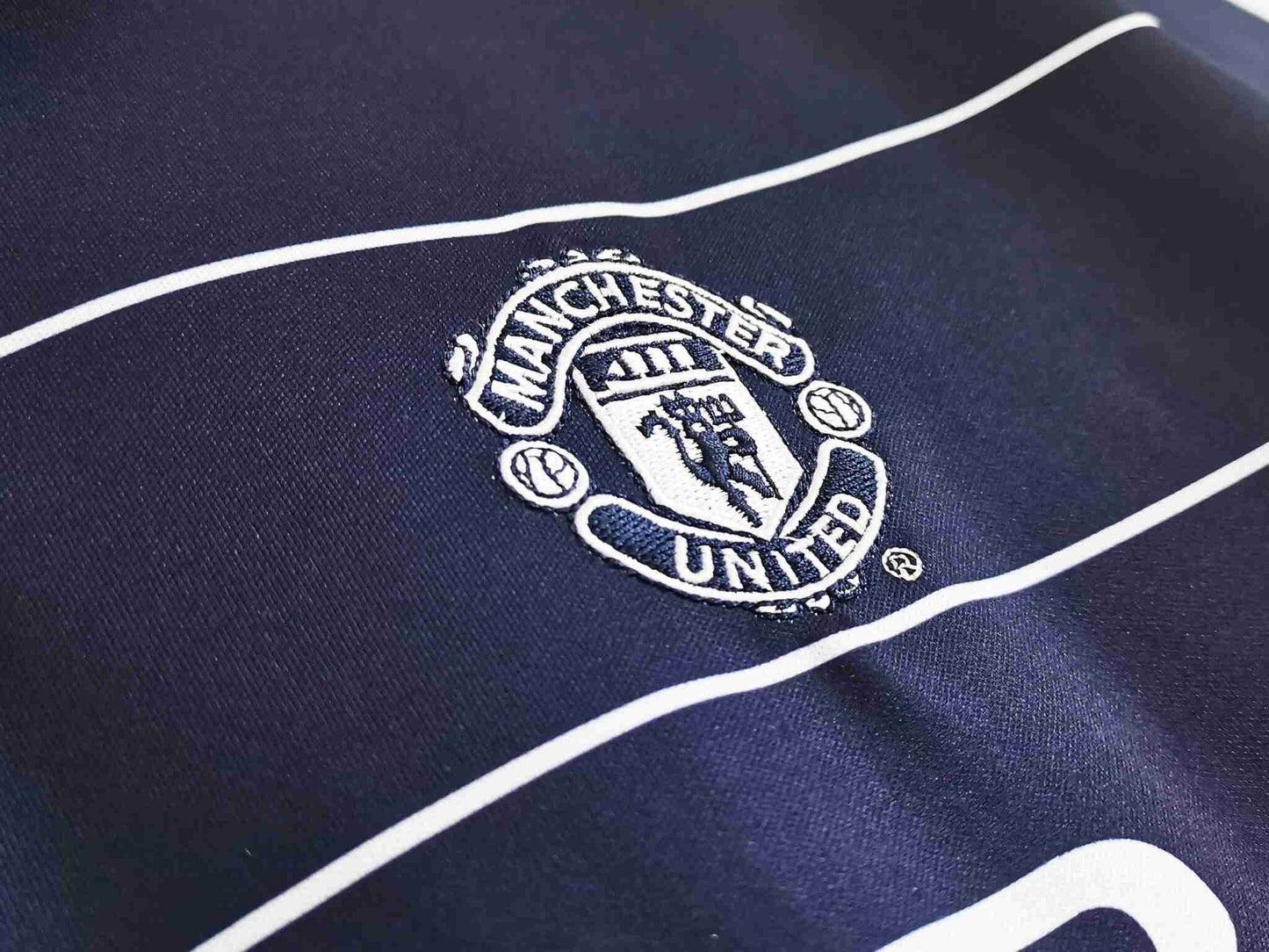 Retro Manchester United Away Jersey 1999/00