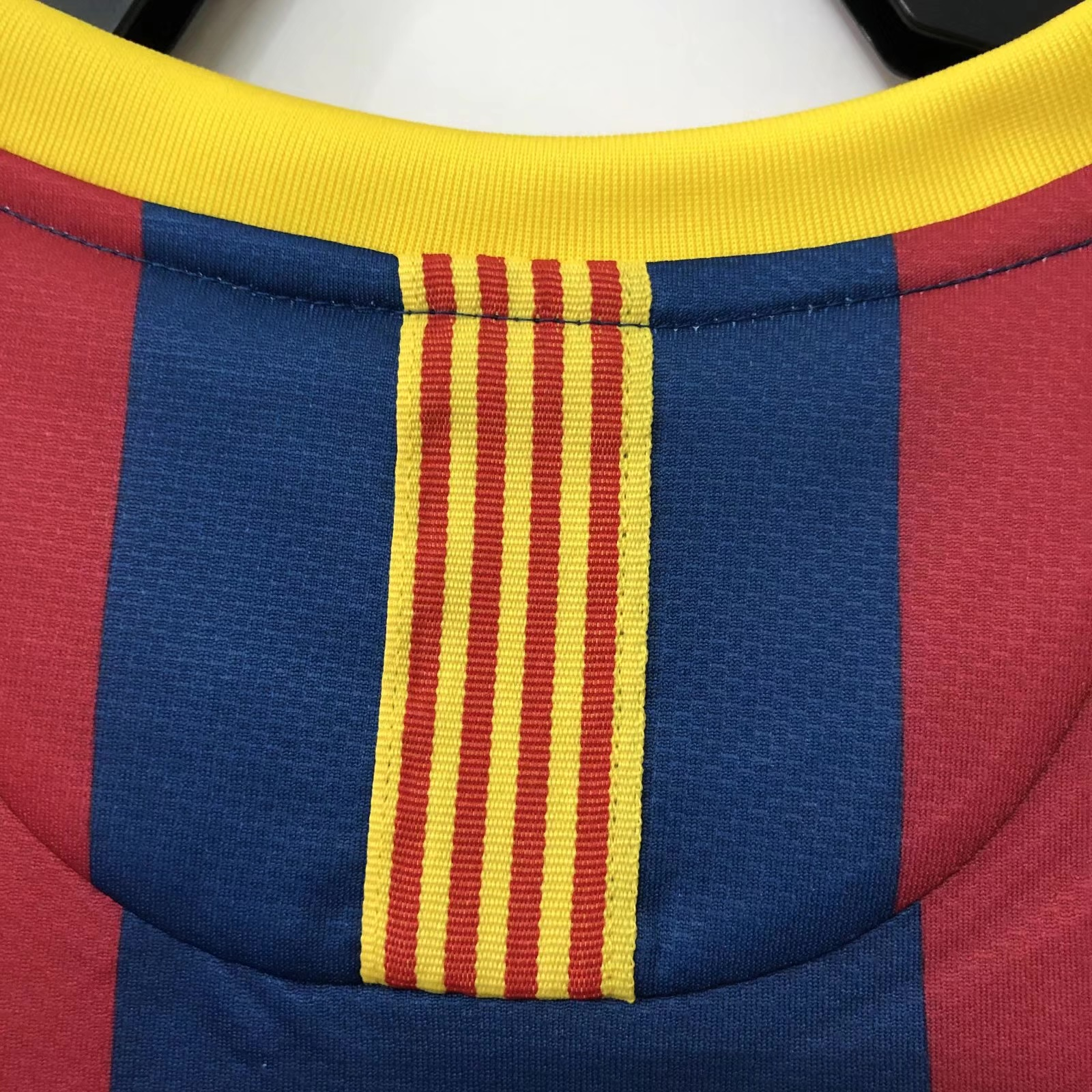 Retro FC Barcelona Home Jersey 2010/11
