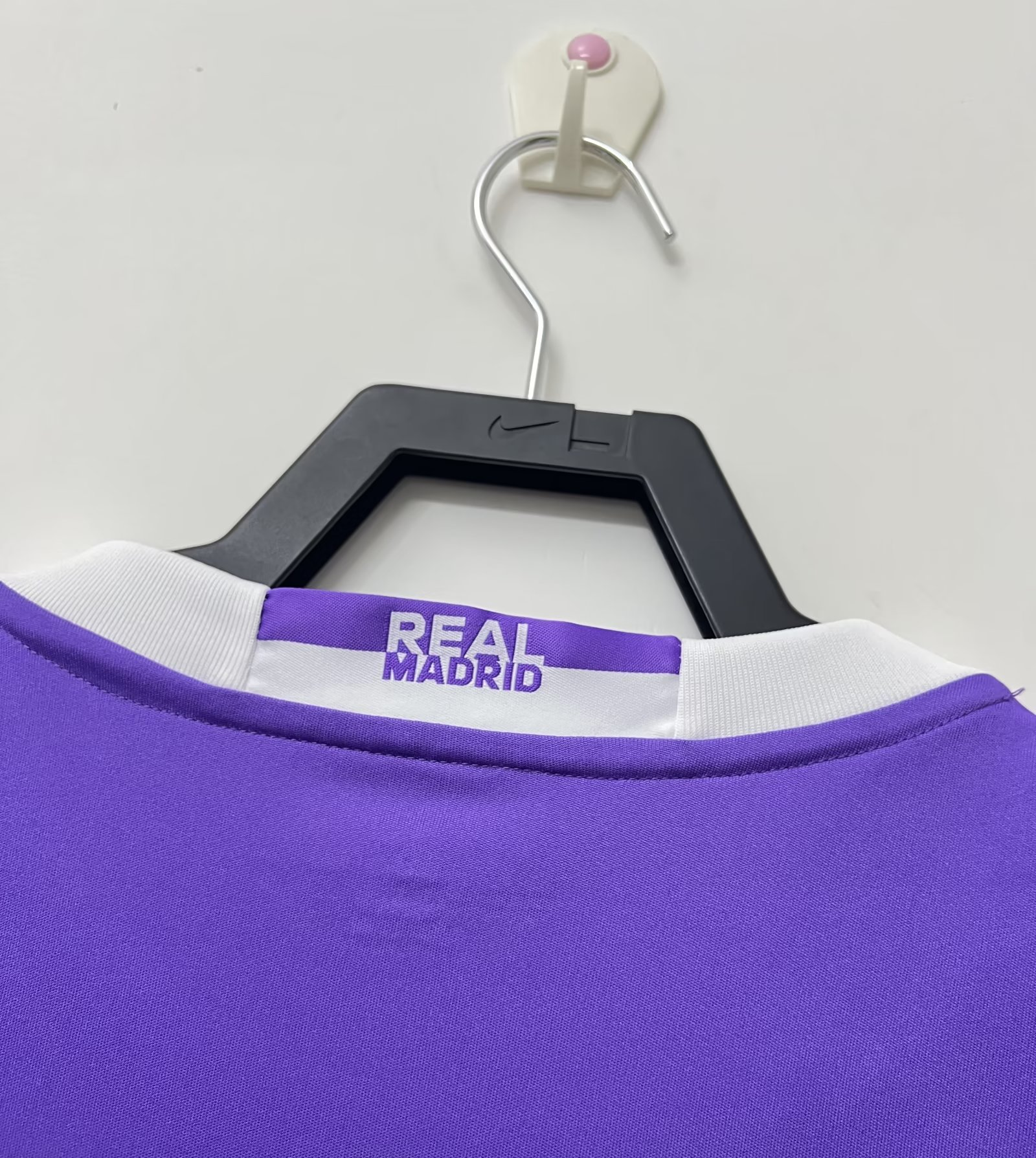 Retro Real Madrid Away Jersey 2016/17