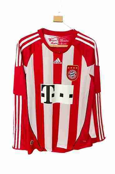 Retro Bayern Munich Home Jersey 2010/2011 - Long Sleeve