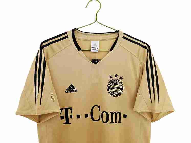 Retro 2004/05 Bayern Munich Away Jersey